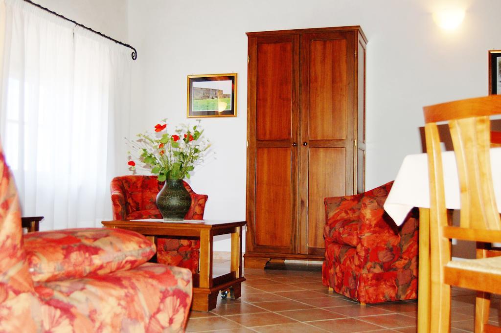 Le Valli Aparthotel Pomarance Buitenkant foto